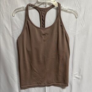 P105. Athleta Renew ribbed tank
Size: Large